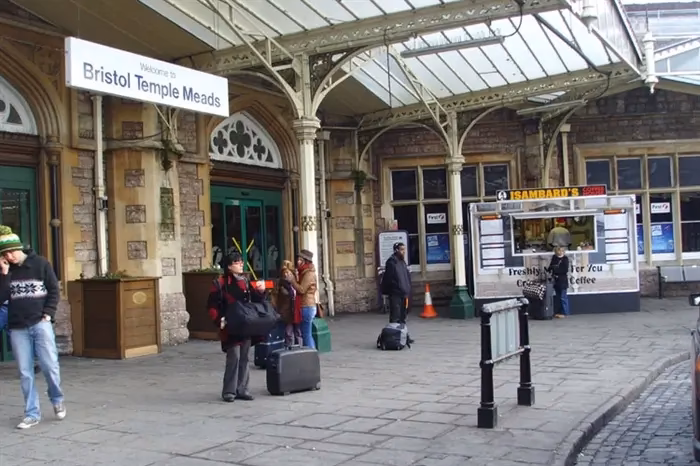 How do I get from Bedminster to Bristol Temple Meads?