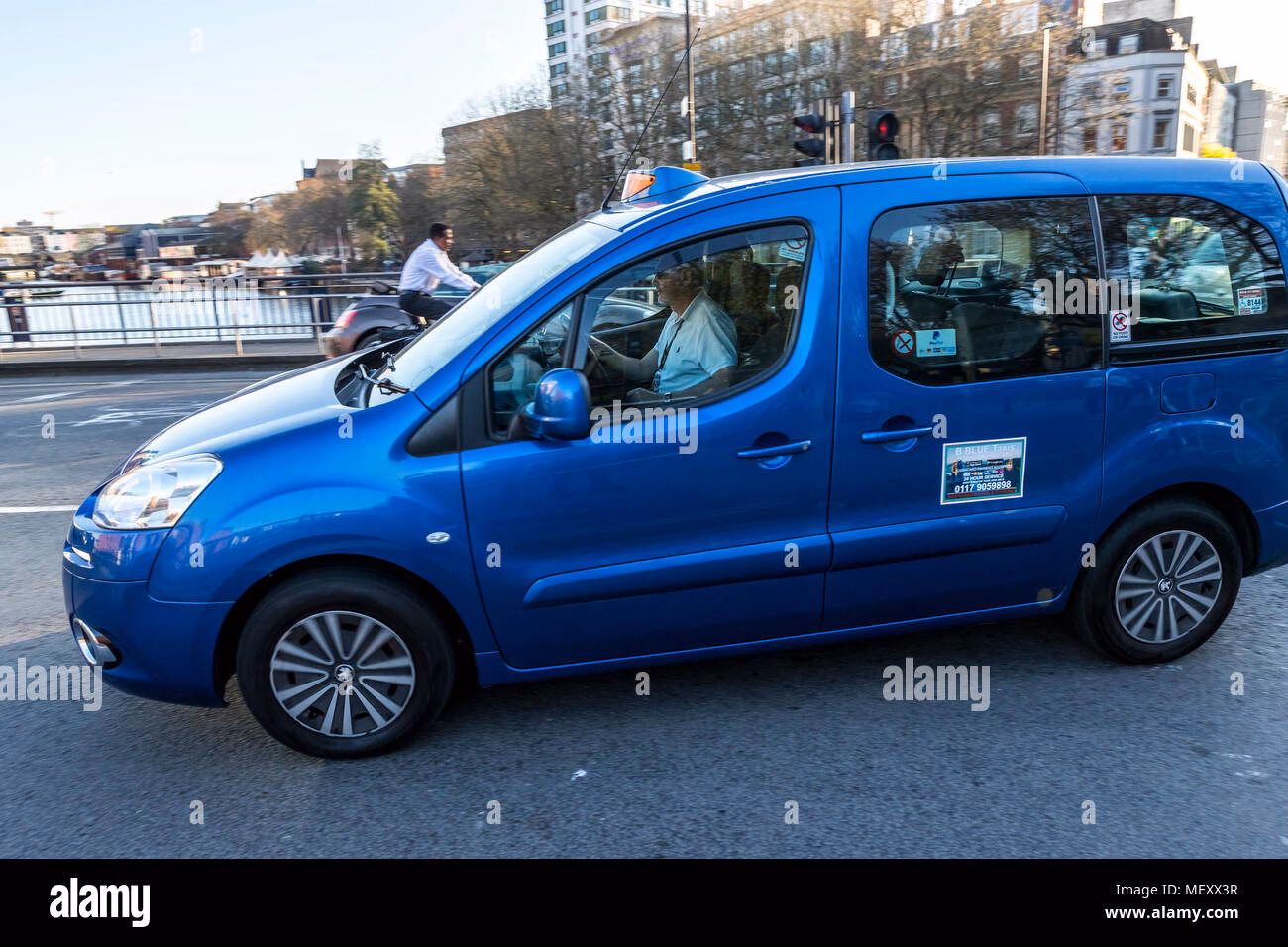 How do I book a taxi in Bristol & South Gloucestershire?