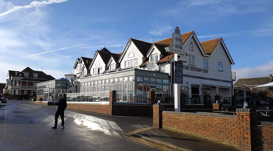 How do I get from Broadstairs to Botany Bay (water)?