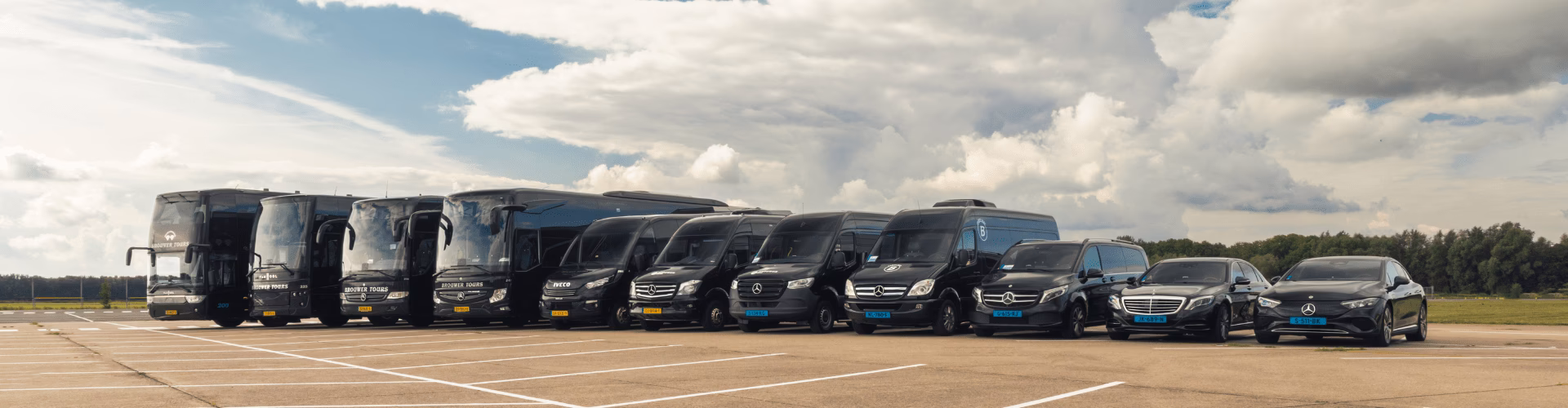 What kind of vehicles does taxi Brouwer use?