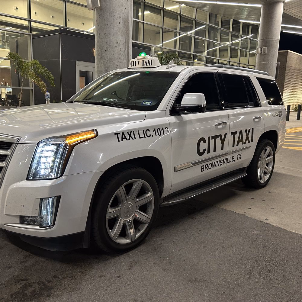 Does Brownsville Airport have a restaurant?