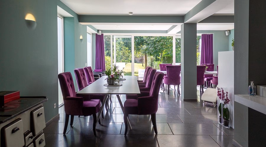 Is there a train from Brugge to Bruges-Saint-Pierre?