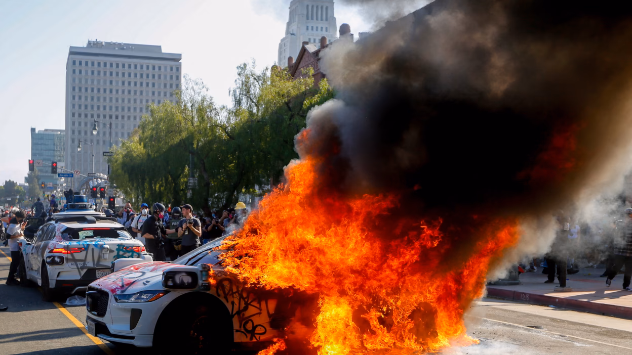 Did a car not display a taxi roof sign in London?