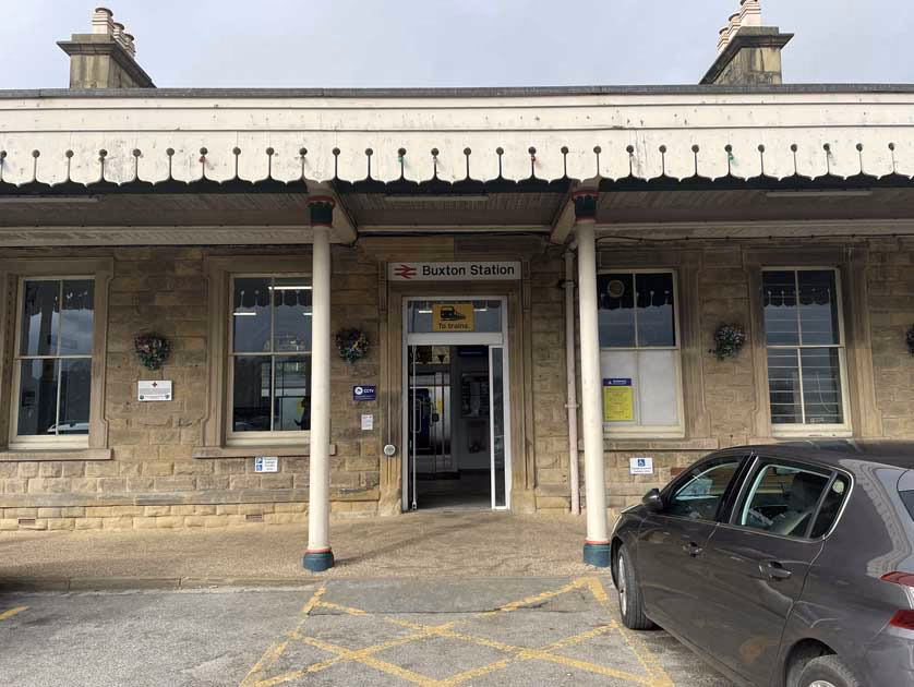 How do I get to Buxton town centre?