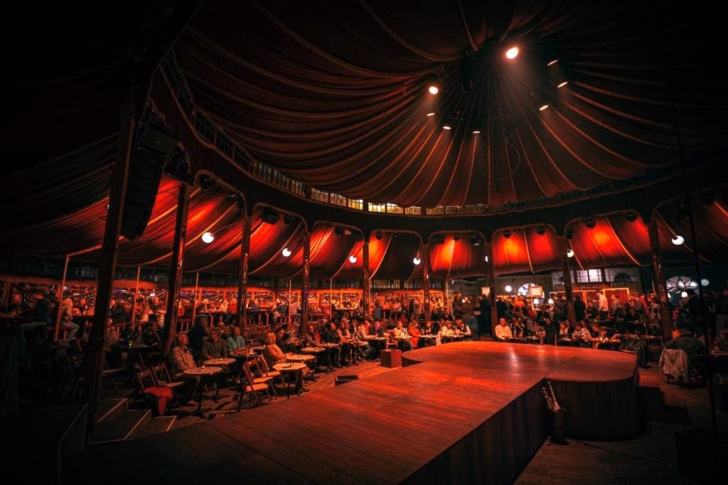 Qui est Sophie au cabaret ?