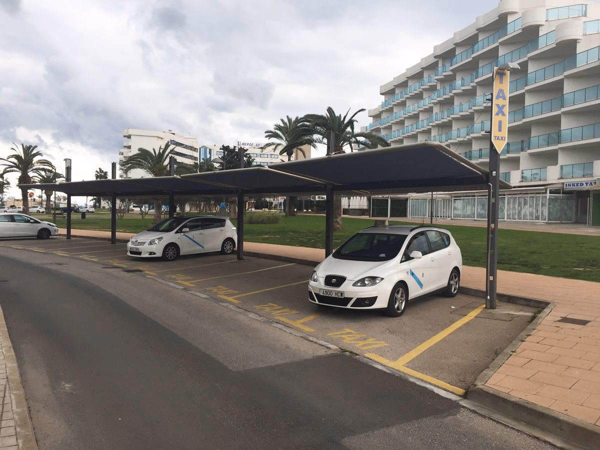 What is the radio taxi Cala Millor Association?