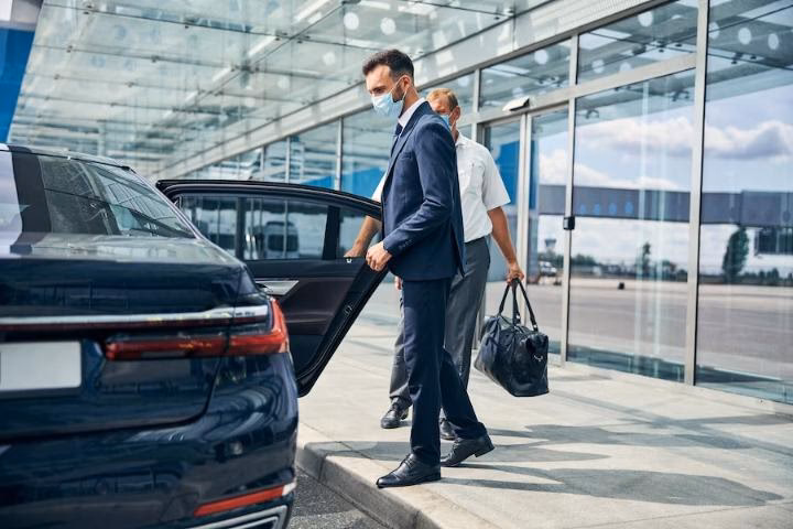 How far is Camberley from Heathrow Airport TW6 1js?