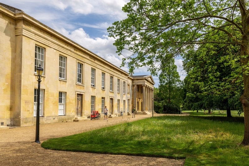 How much insurance does Cambridge University offer for a bicycle?