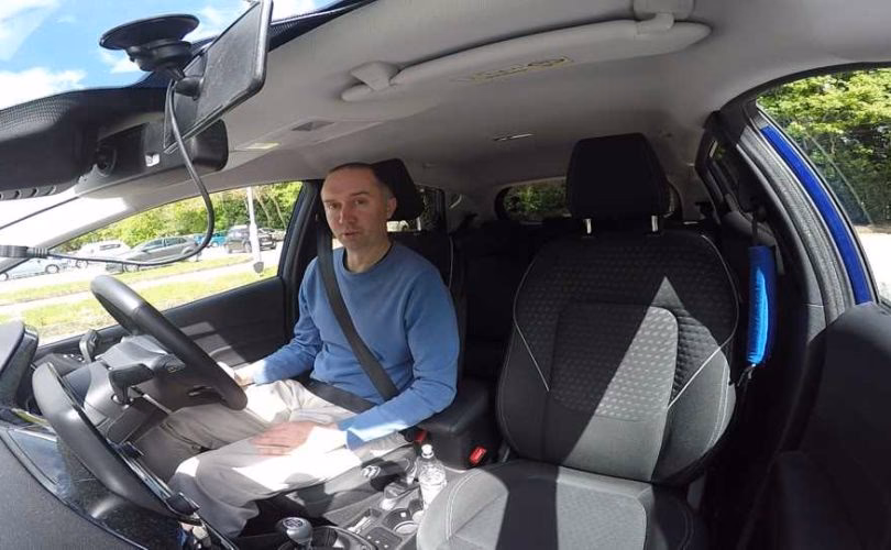 Can a driving instructor work part-time?