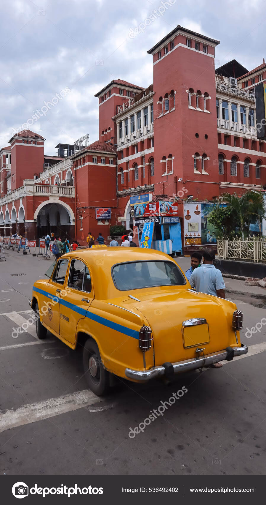 How to get a taxi in Koh Phangan?