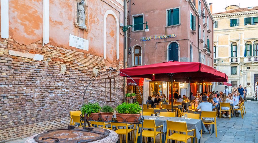 What is hotel Tintoretto?