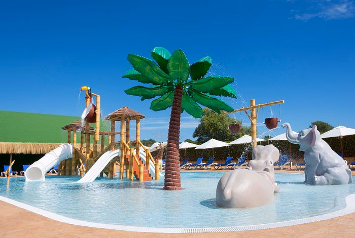 Why should you stay at HSM Canarios Park?