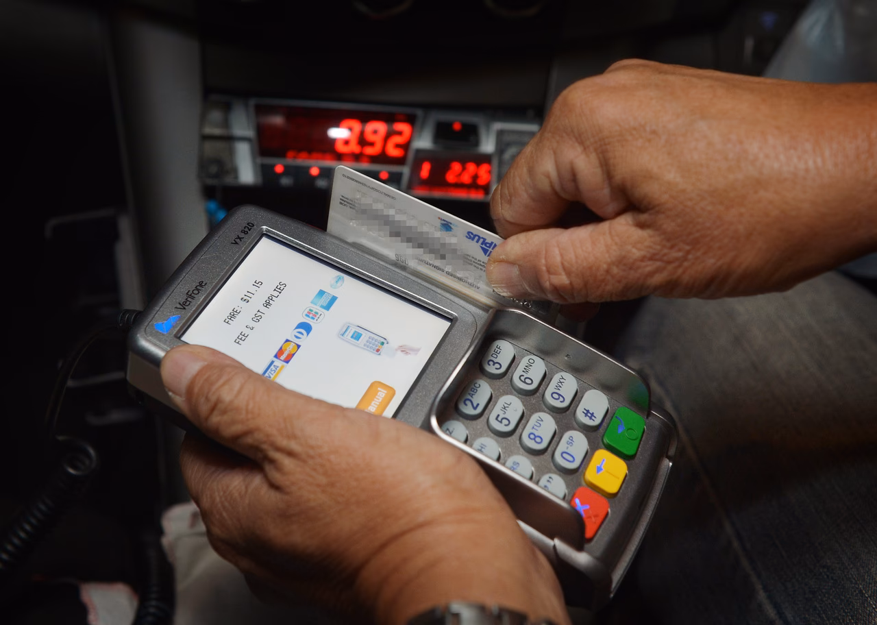 How to choose the best card machine for taxi drivers?
