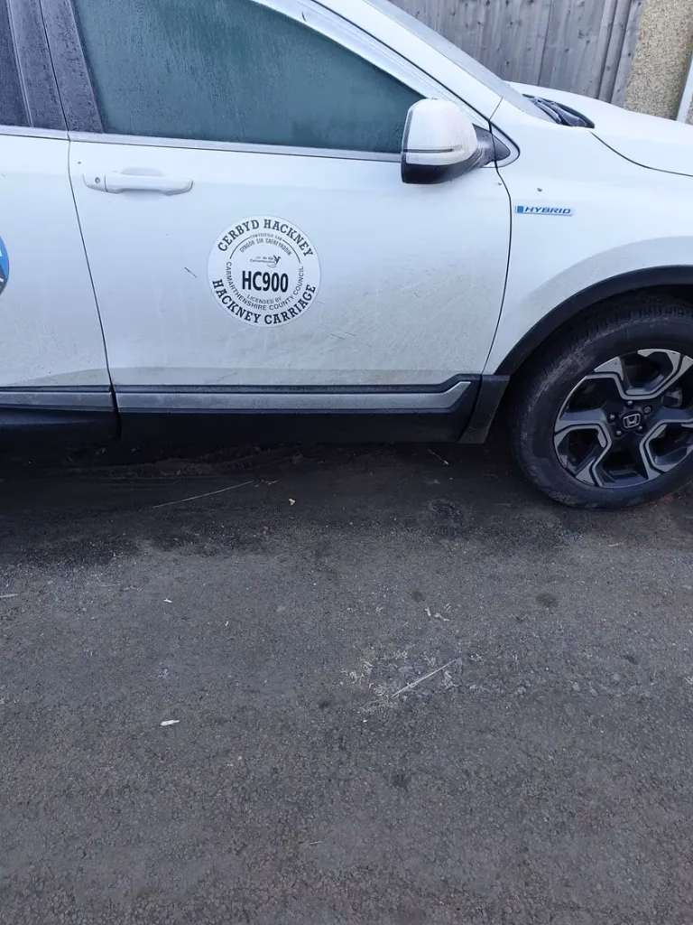 How many taxi drivers are there in Wales?