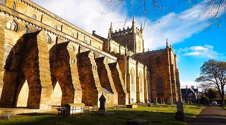 Are Carnegie cars a credit broker or a lender?