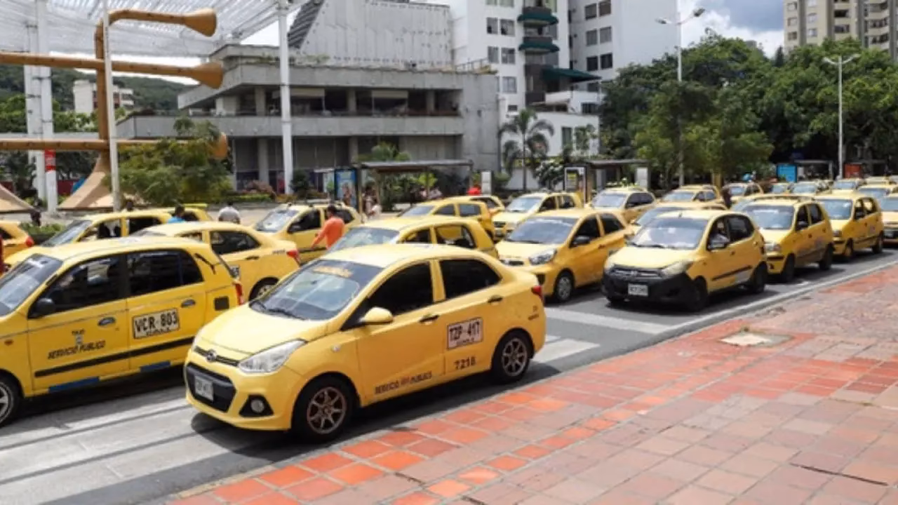 ¿Cuánto vale una carrera mínima en taxi este 2023?
