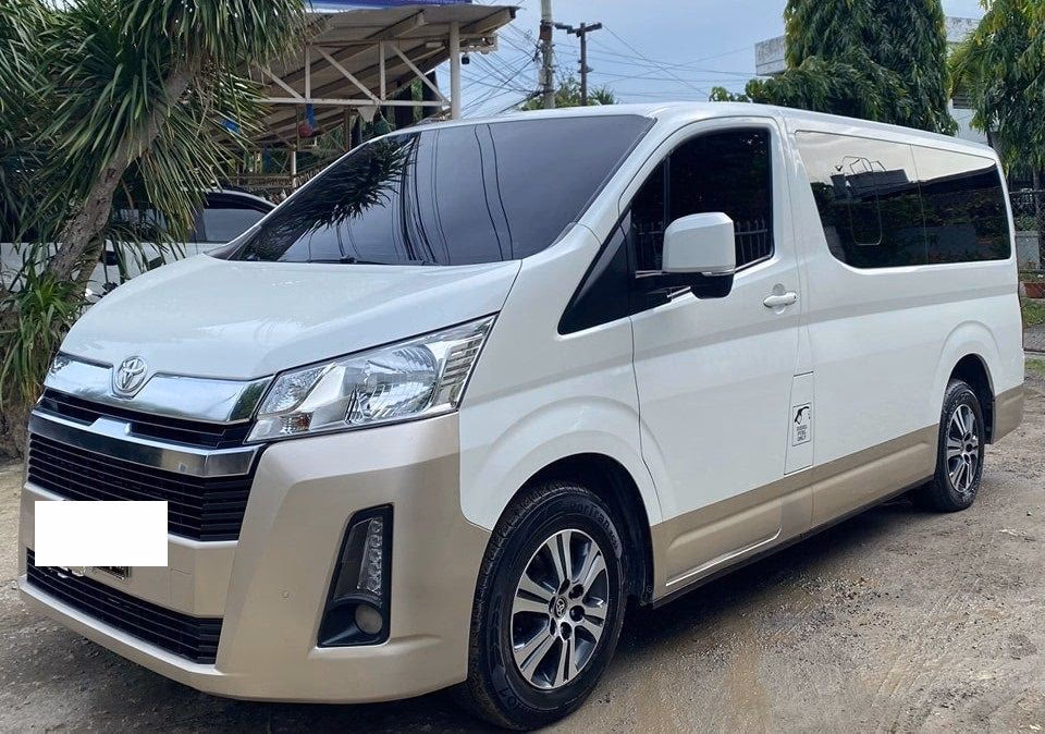 How many passengers can fit in a Cebu airport taxi?
