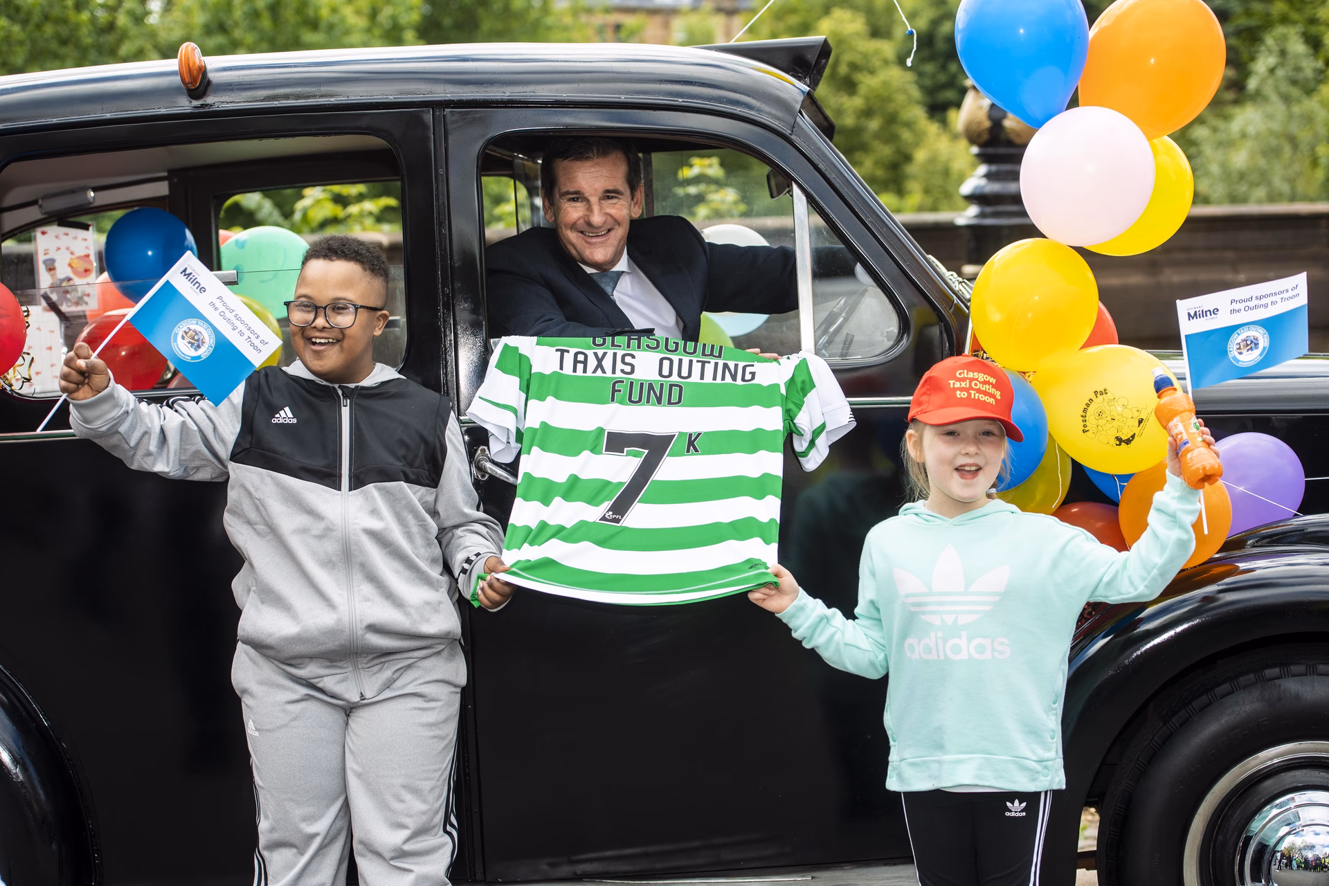 Is there a bus from Glasgow Central Station to Celtic Park?