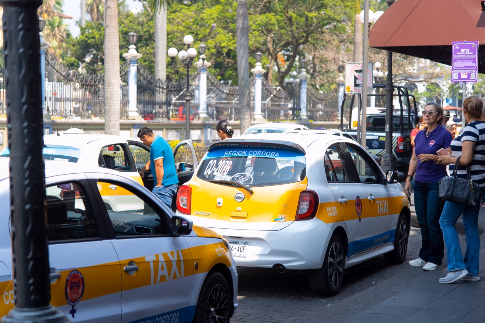 How far is Córdoba train station from the center?