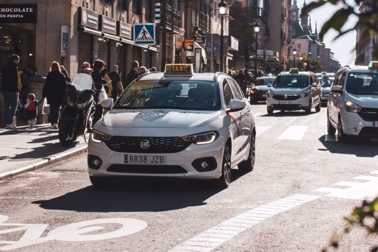 ¿Cuál es la mejor aplicación para llamar taxi en Madrid?