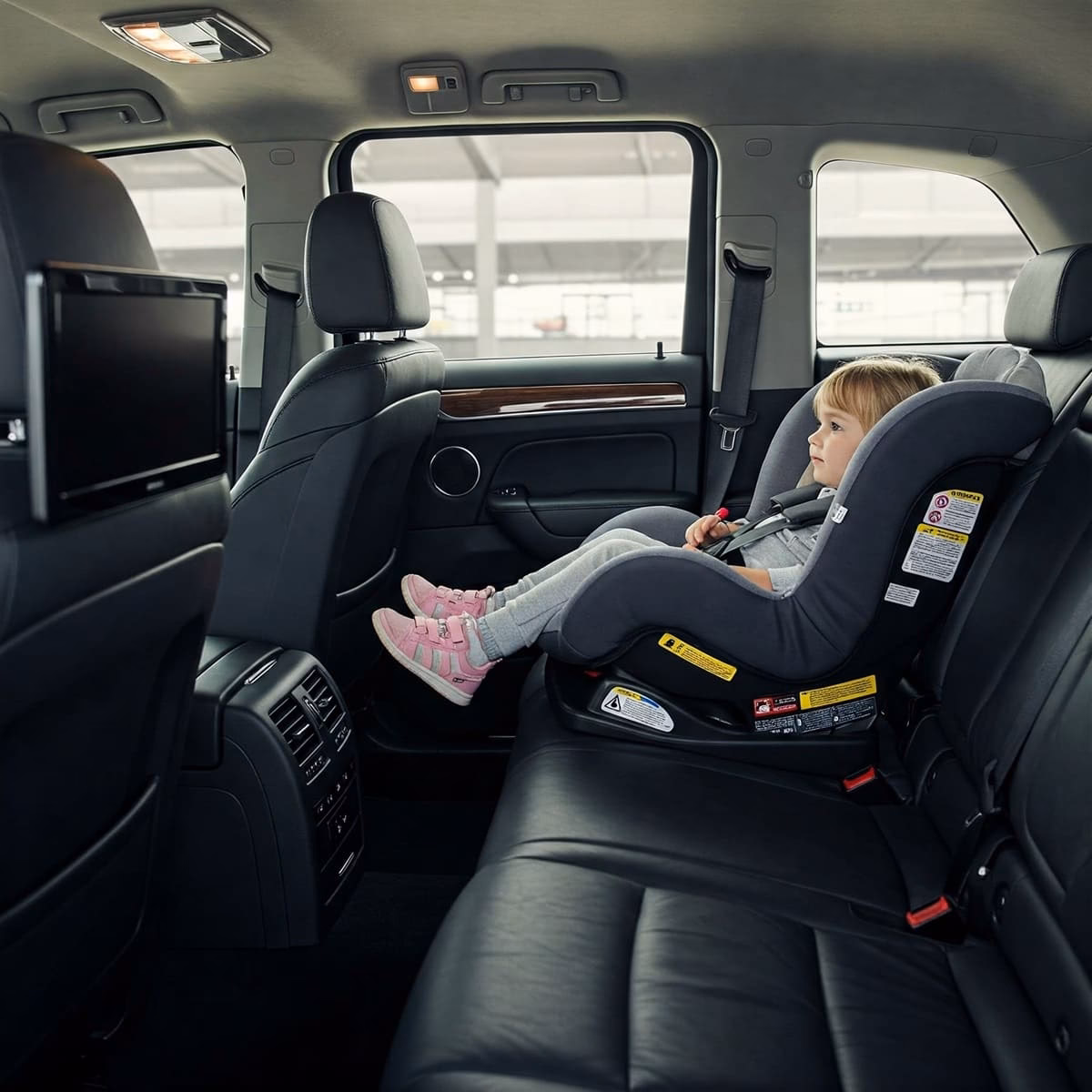 Does shuttle direct offer low cost airport transfers in Spain?