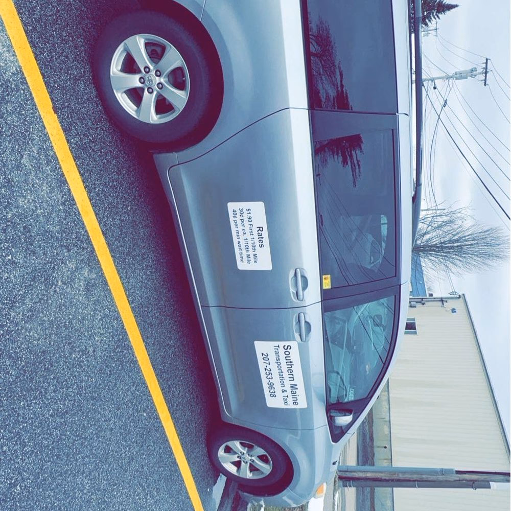 How far is Highlander hotel from Scarborough North Bay?