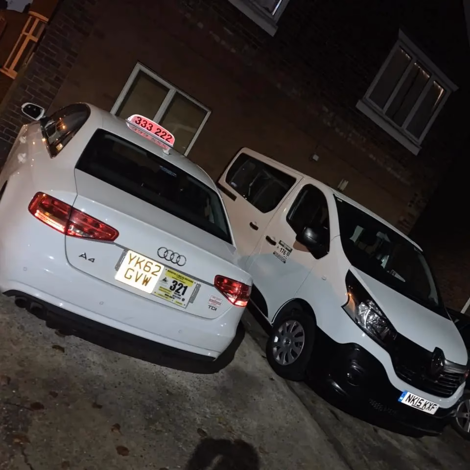 Who is Scunthorpe minibus taxis?