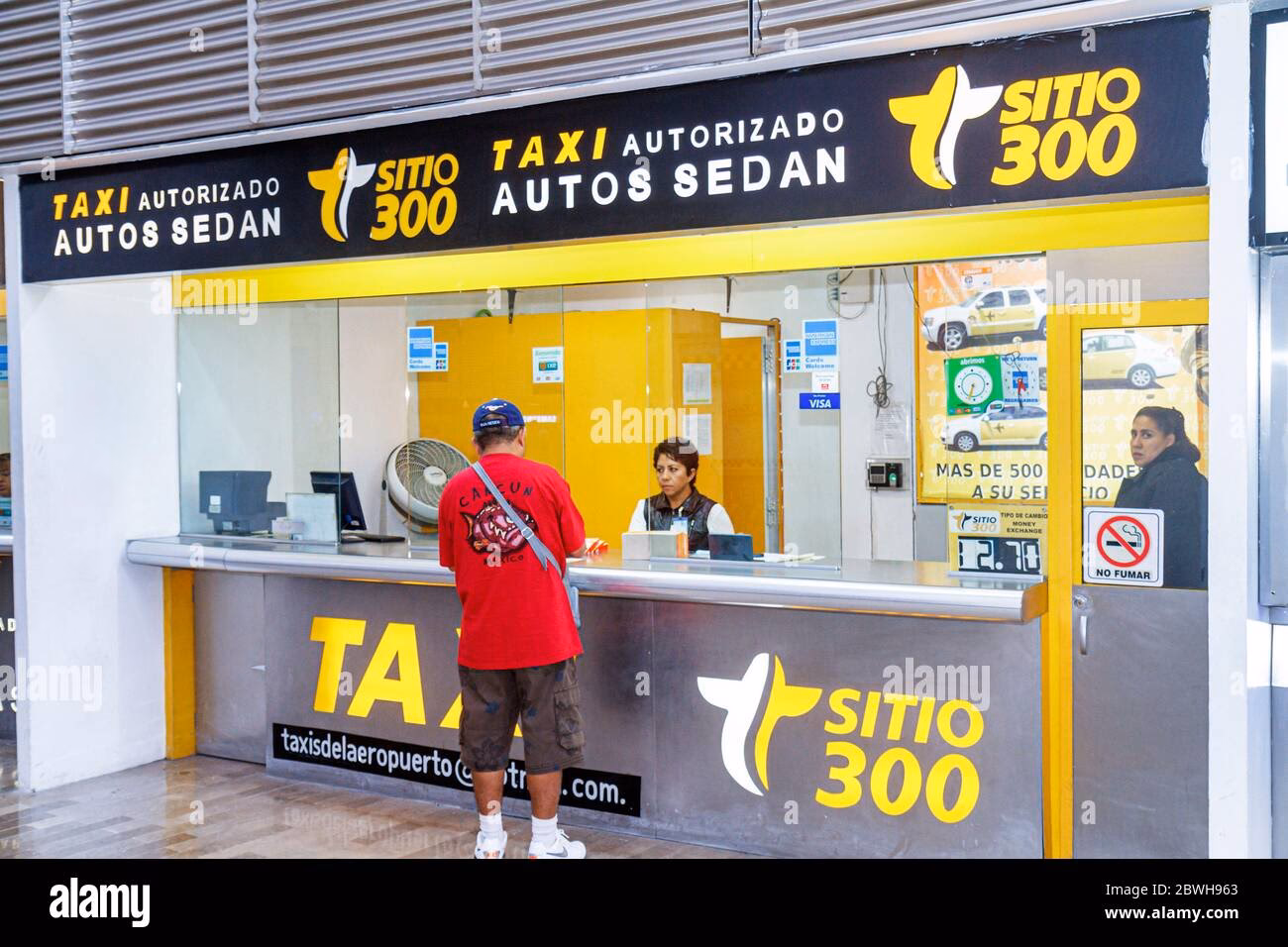 How does an airport taxi service work?