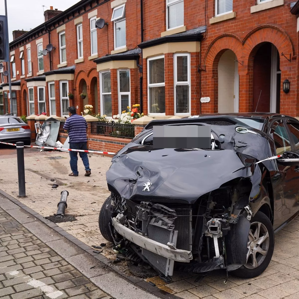 Who died in a car accident in Cheshire?