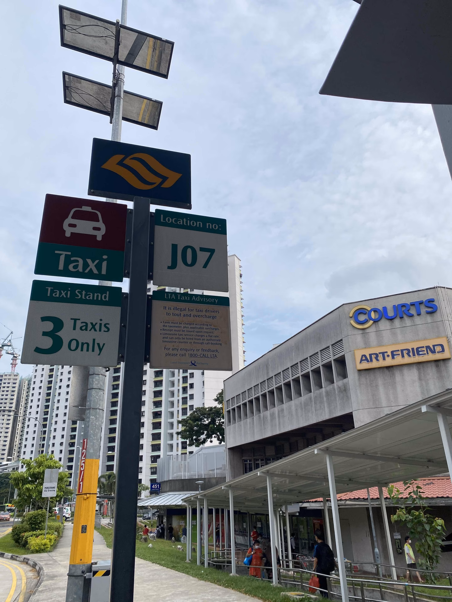 Where is taxi stand F42 - Commonwealth Ave?