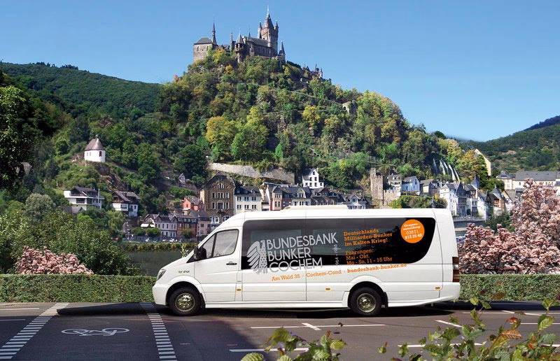 What is a 10 seater tempo traveler van?