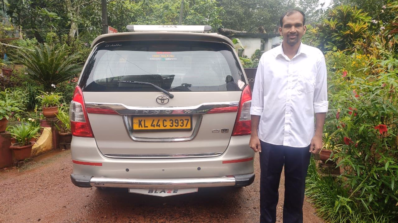 How to get a cab from Kochi to Pamba?