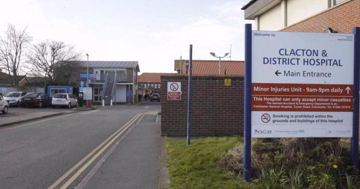 How far is Colchester (station) from Colchester Hospital?