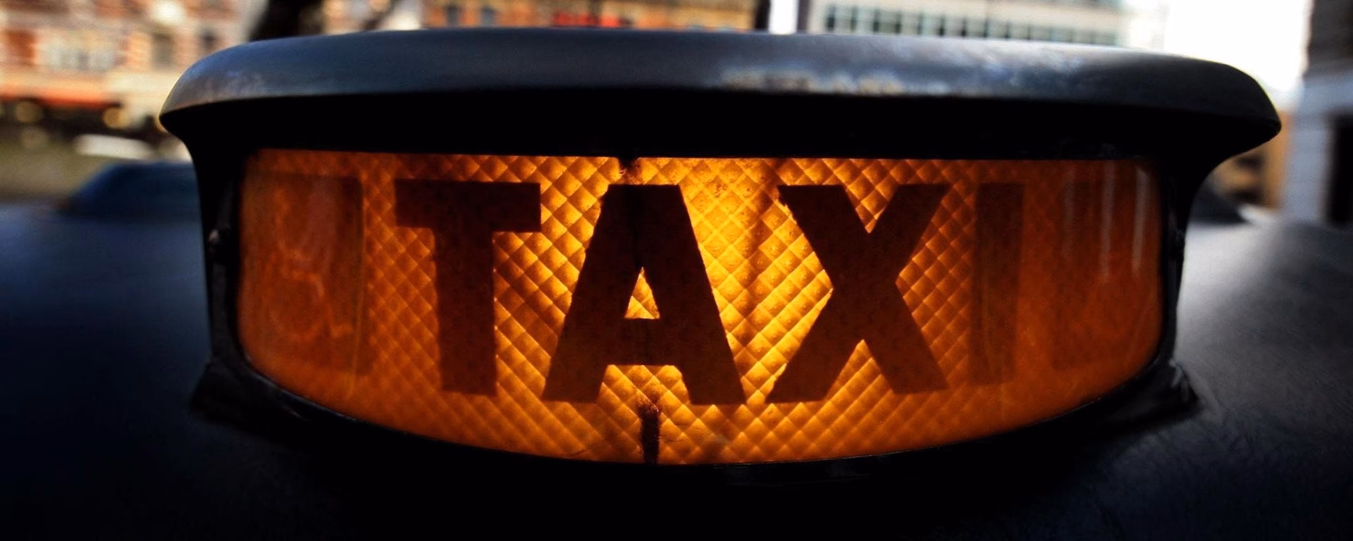 Who offers driving lessons in Winchester & Hampshire?