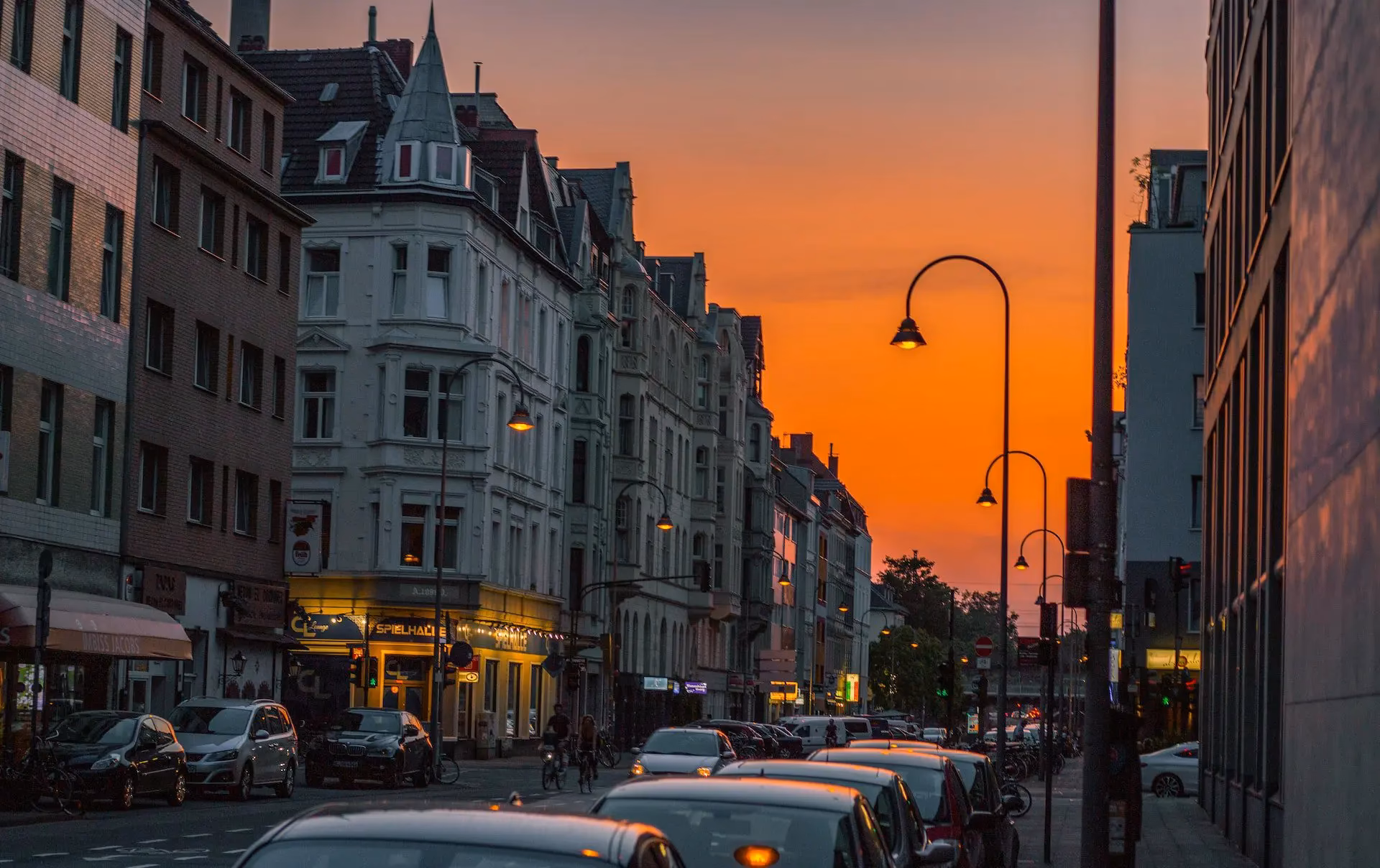 How to get from Cologne Airport to the city?