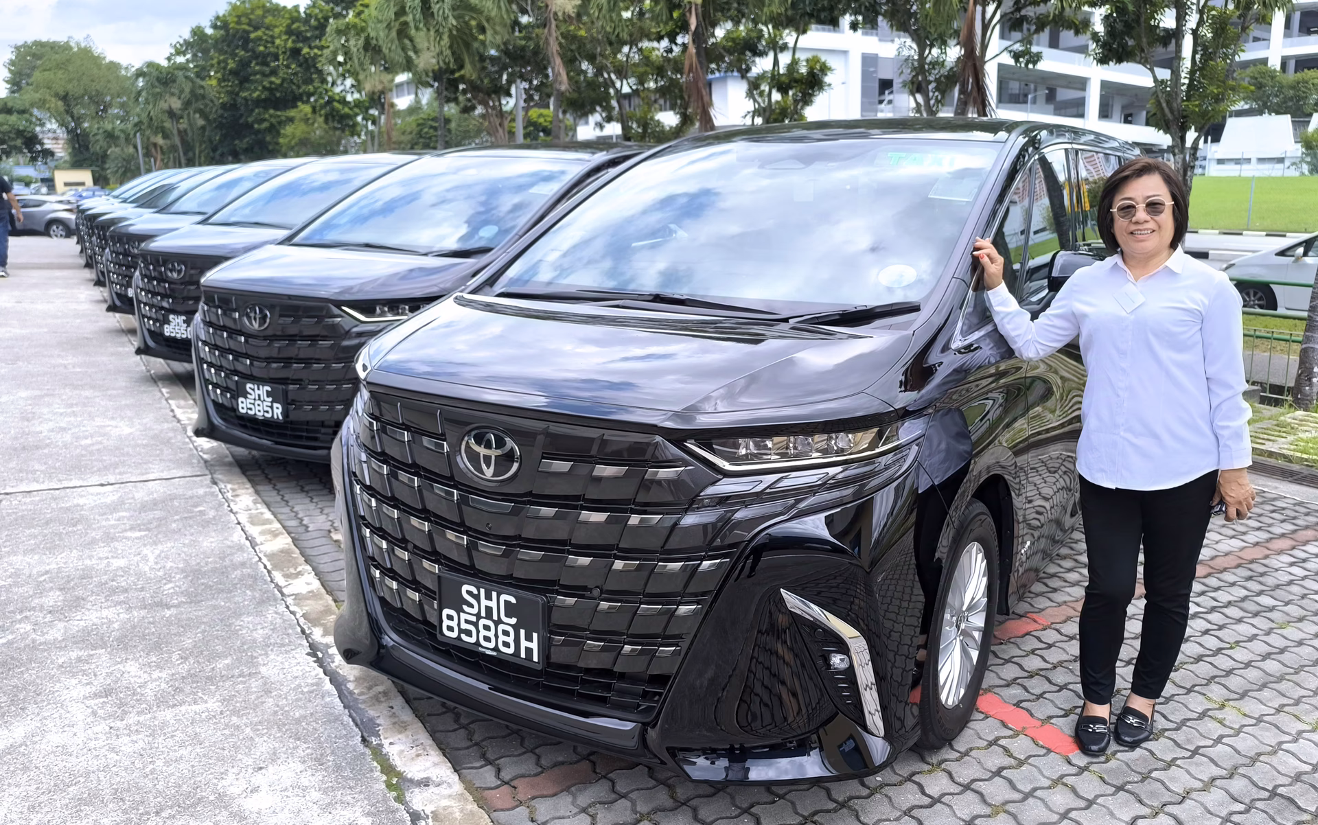 What are ComfortDelGro Mercedes LimoCabs?