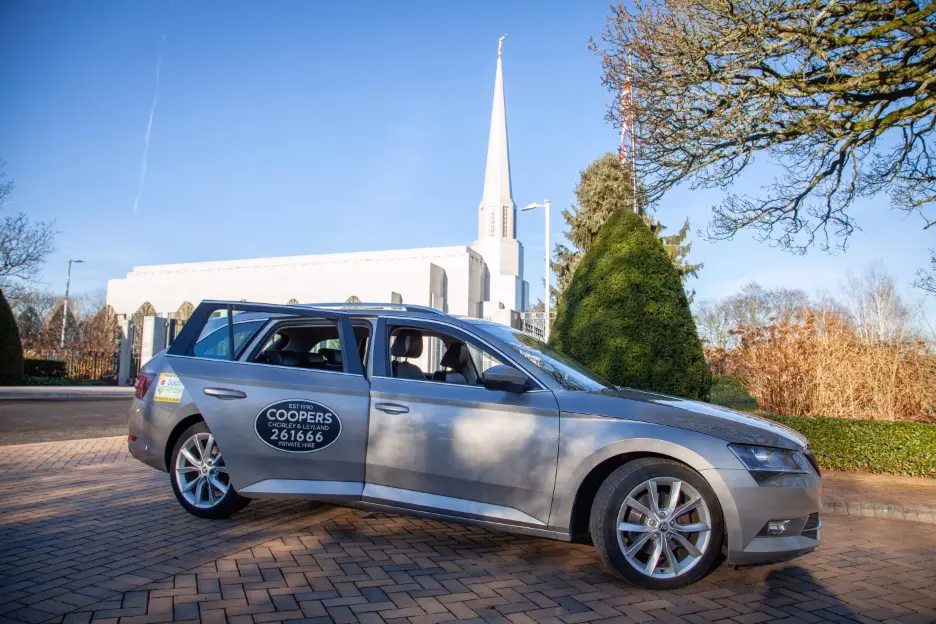 Which UK airports does Hello Coopers take a group to?