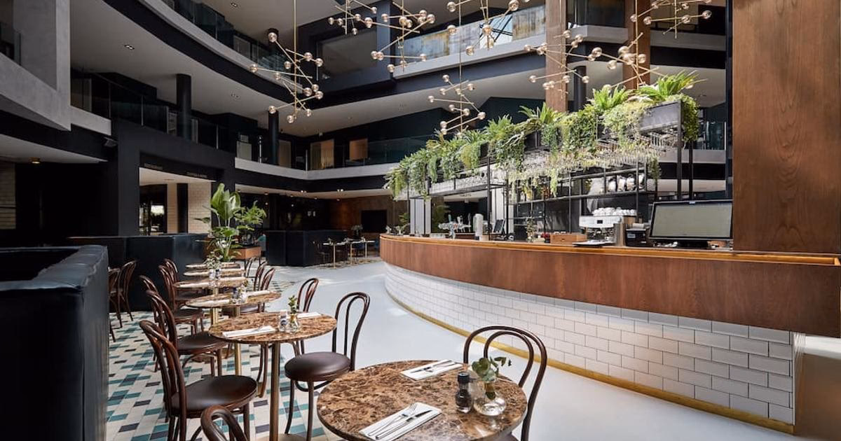 How many meeting rooms does Corendon Amsterdam Schiphol Airport have?