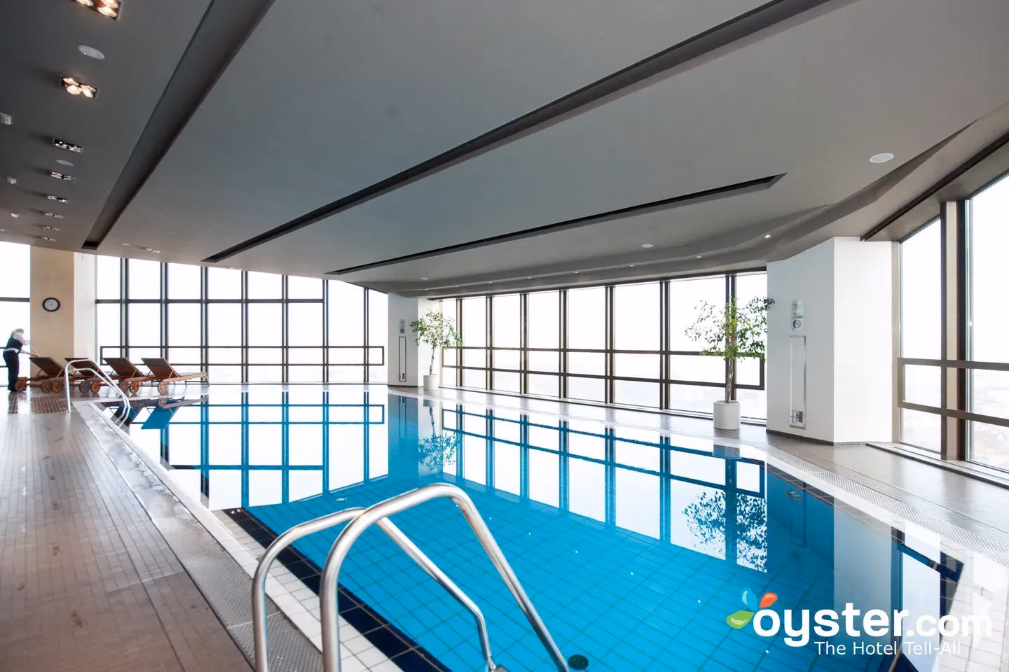 Does Corinthia Hotel Prague have a swimming pool?