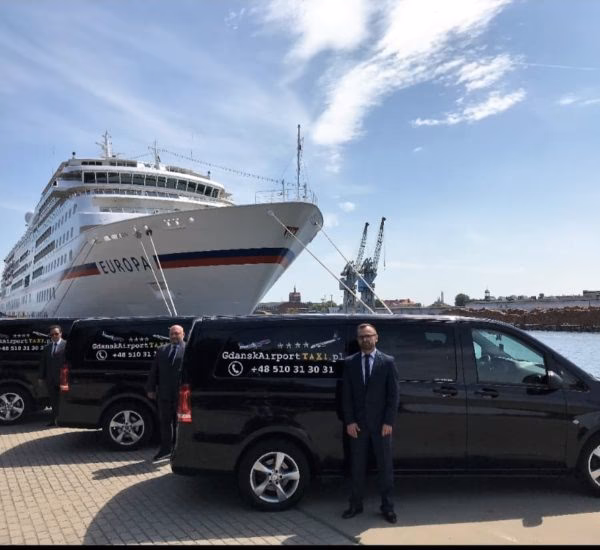 How do I stop a taxi in Gdansk?