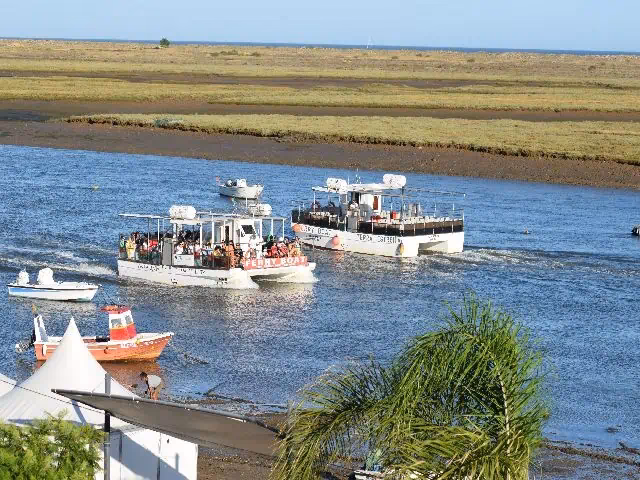 How much does a hotel cost in Cabanas de Tavira?