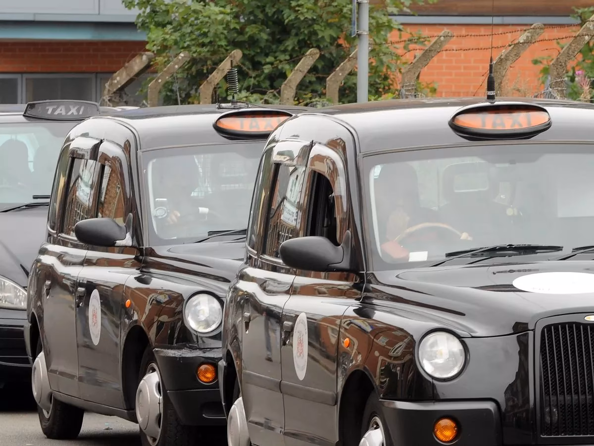 How do taxi prices work in Leicester?