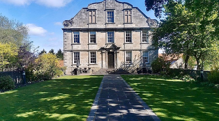 How do I get from Conisbrough to Doncaster?