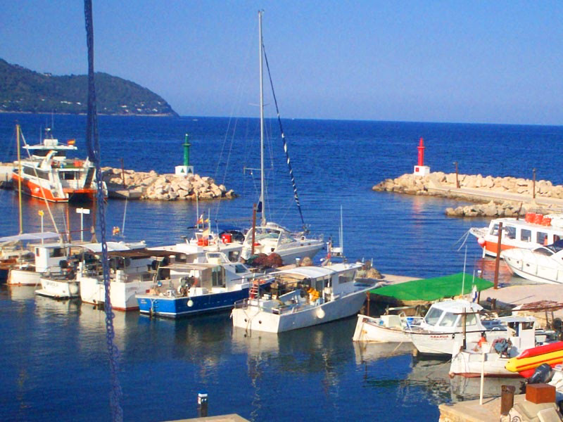 How long does it take to get to Cala Bona?