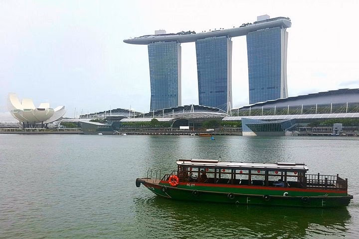Is there a train from Fort Canning to Marina Bay Sands?