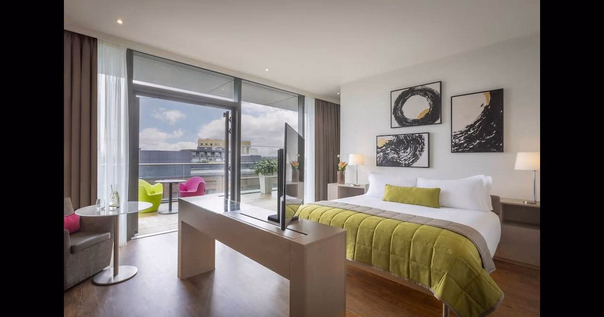 Where is the Gibson Hotel located in Dublin?