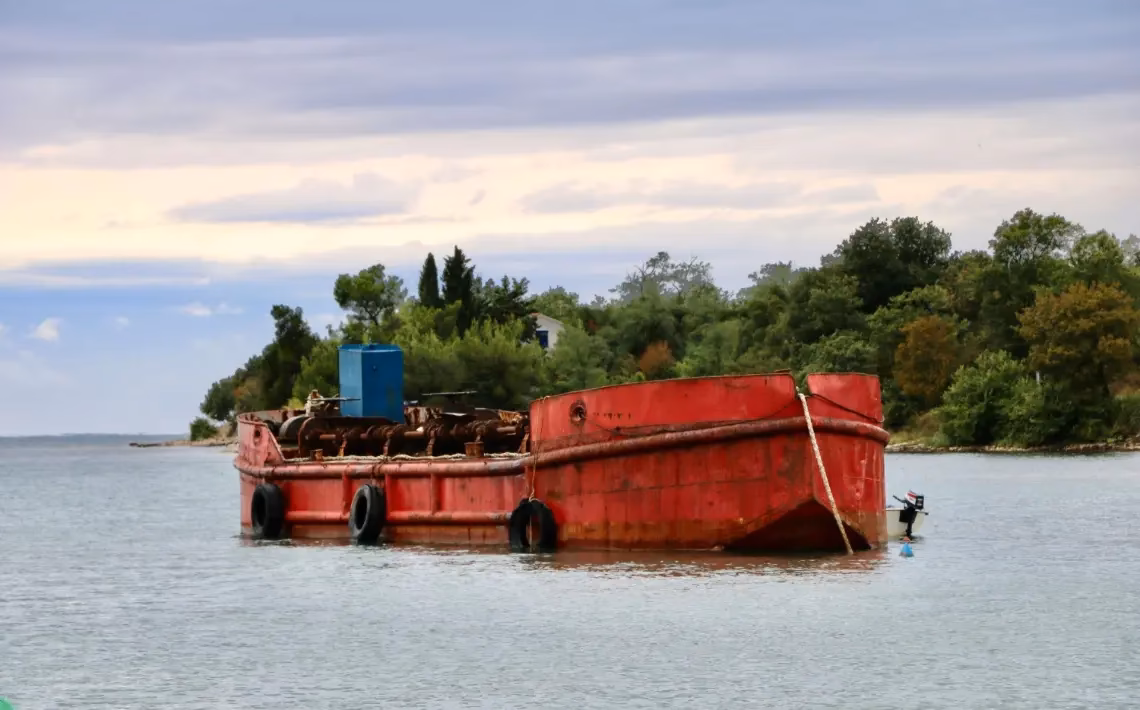 How to get from Pula Airport to Porec?