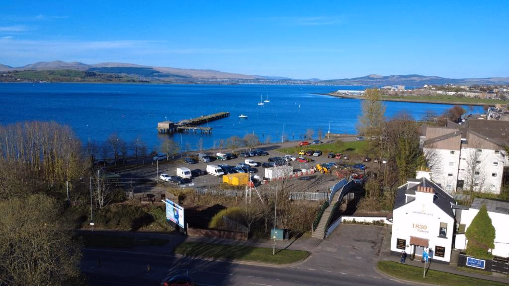 Can I hire a static caravan at Cloch caravans holiday park?