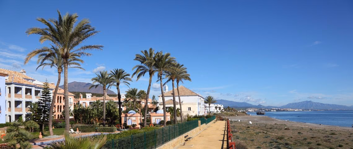 How to get from Malaga Airport to Casares Costa?