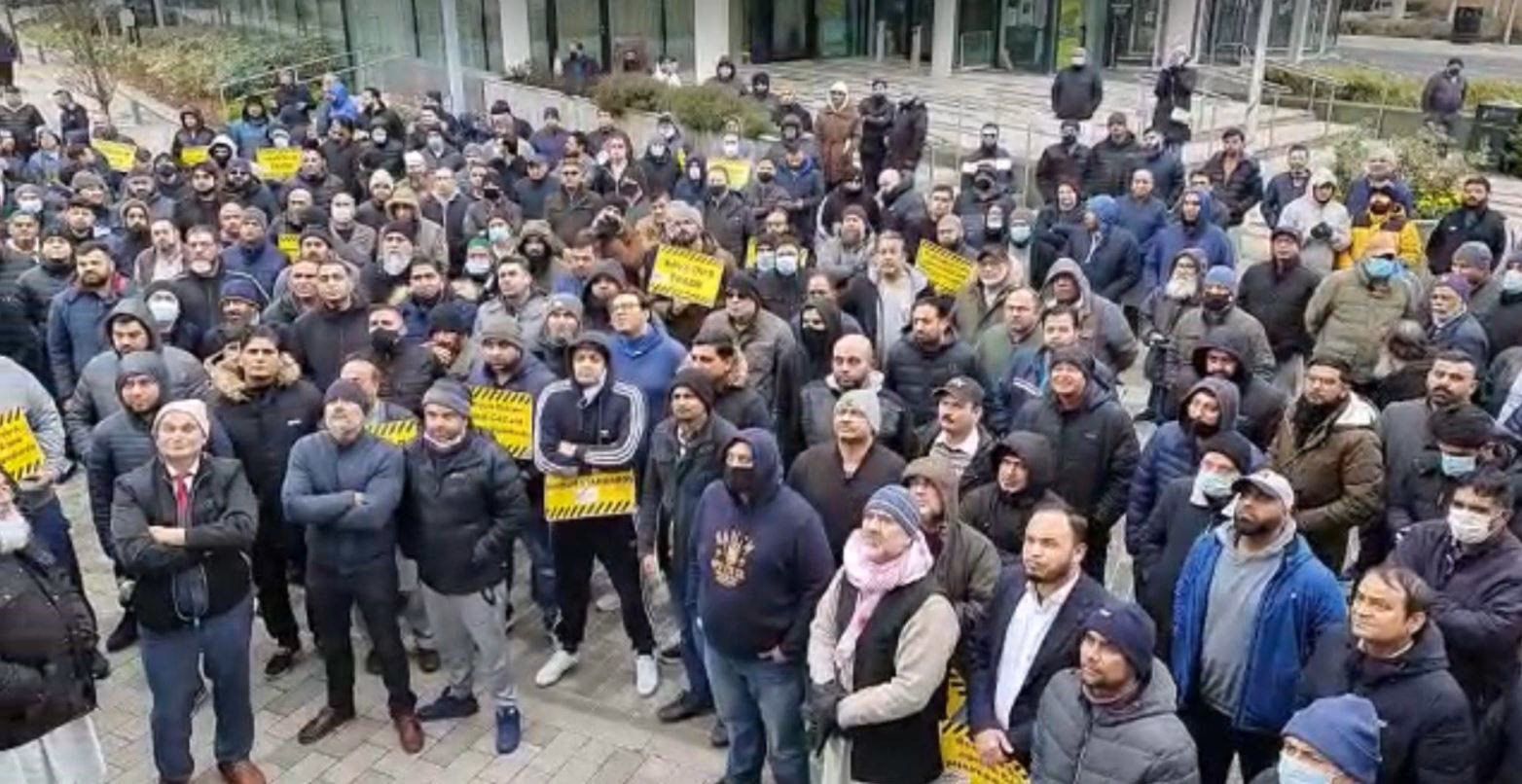 Which taxi services are available in Rochdale?